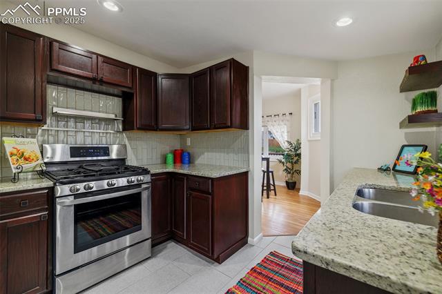 716 Arcadia Place