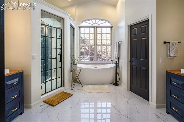 571 Silver Oak Grove