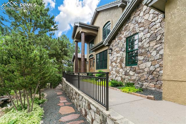 571 Silver Oak Grove