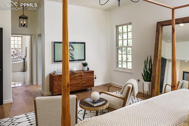 571 Silver Oak Grove