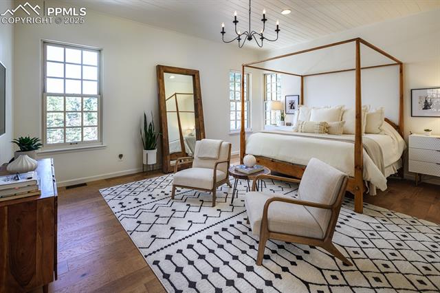 571 Silver Oak Grove