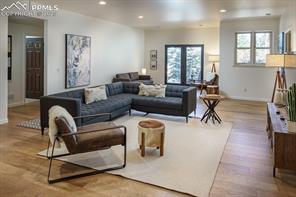 571 Silver Oak Grove