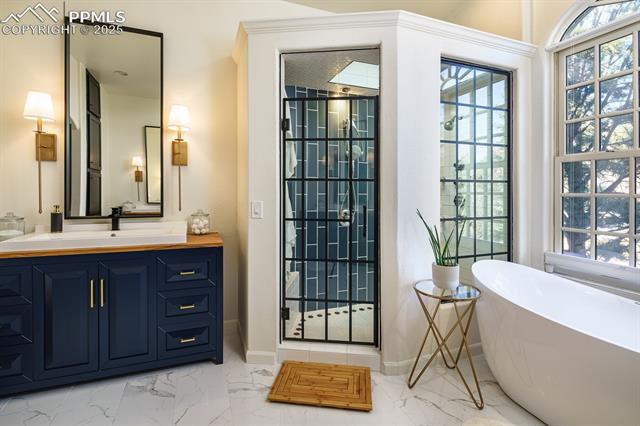 571 Silver Oak Grove