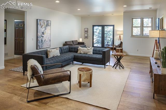 571 Silver Oak Grove