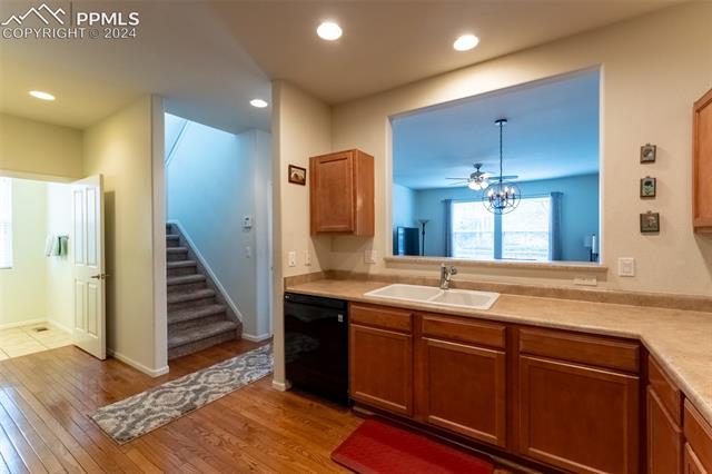 6942 Red Sand Grove