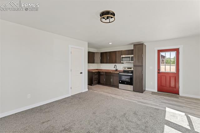 219 W Bennett Avenue