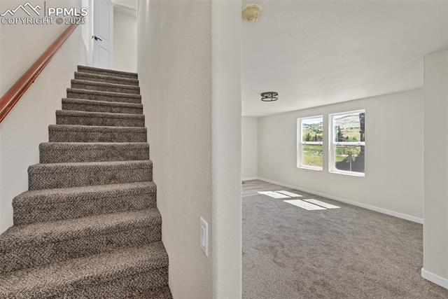 219 W Bennett Avenue