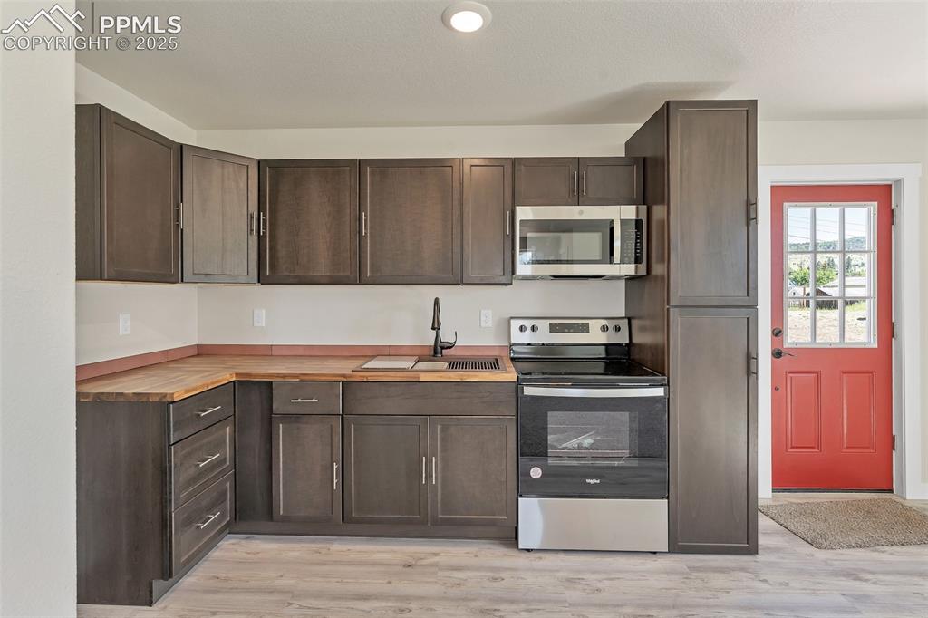 219 W Bennett Avenue