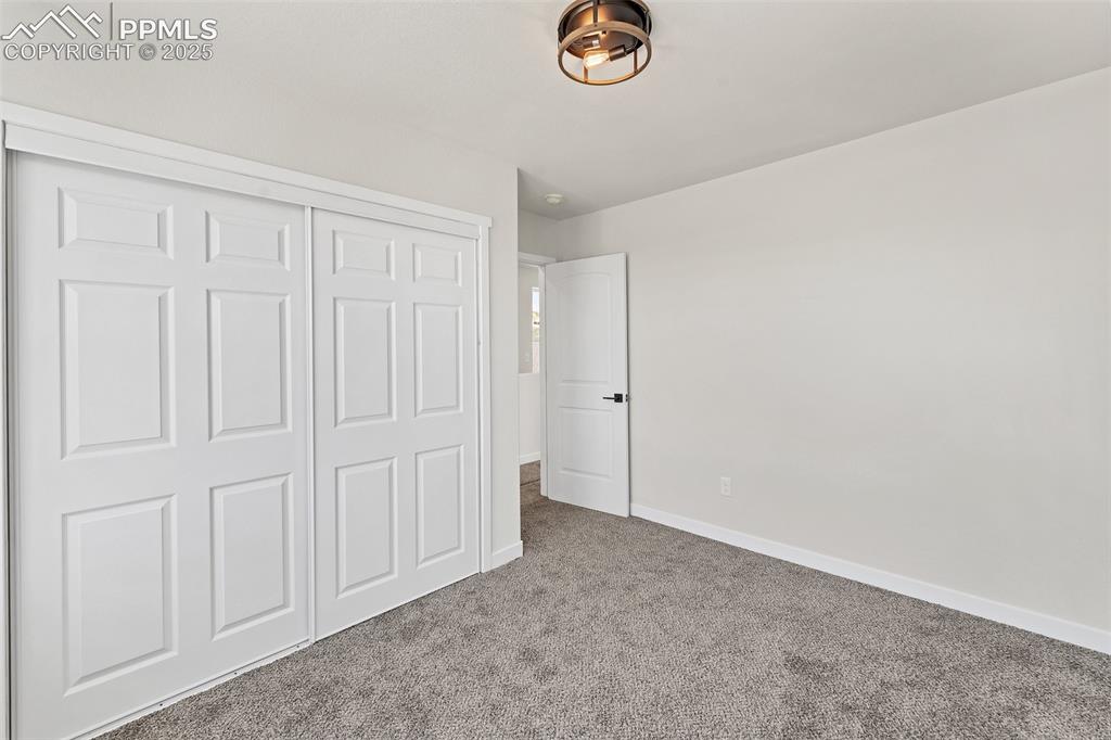 219 W Bennett Avenue