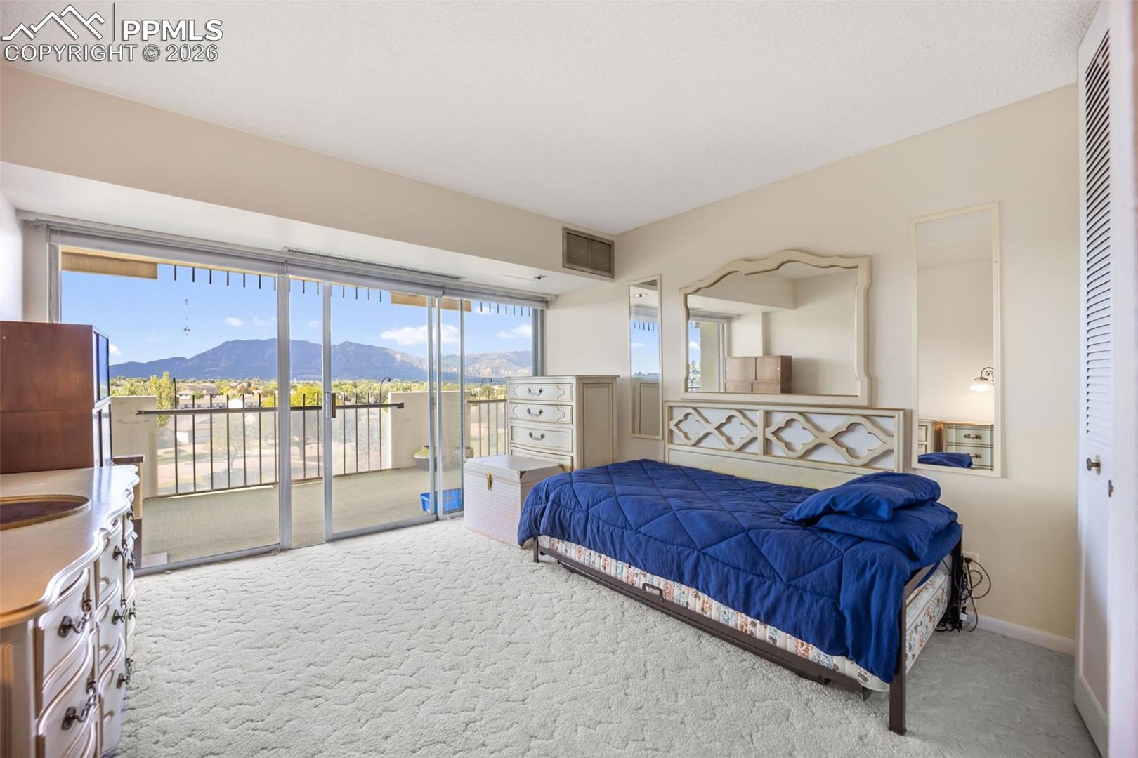 411 Lakewood Circle Unit: B533