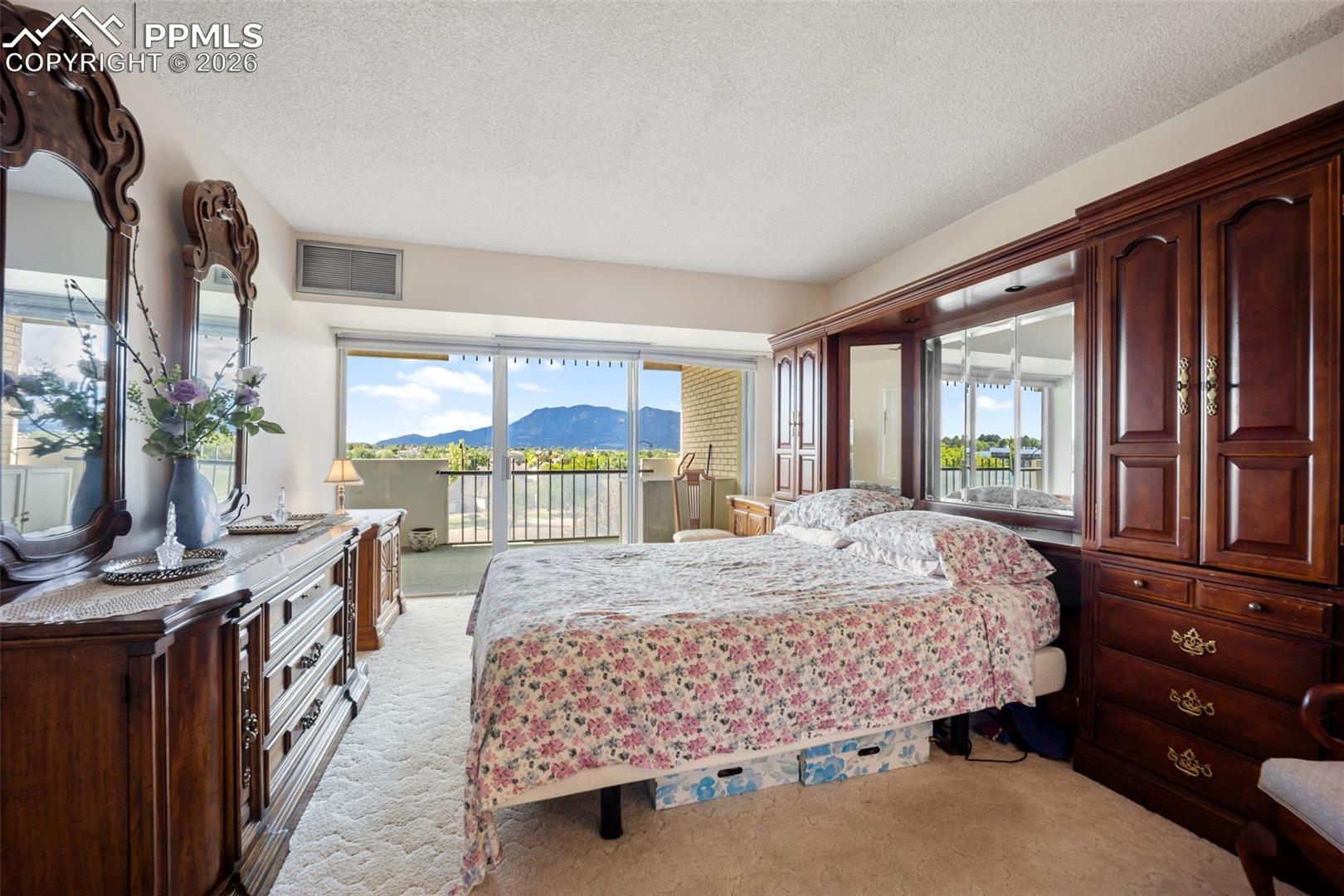 411 Lakewood Circle Unit: B533