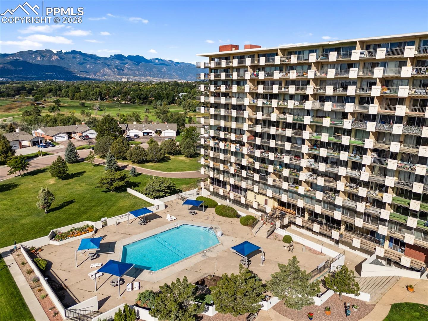 411 Lakewood Circle Unit: B533
