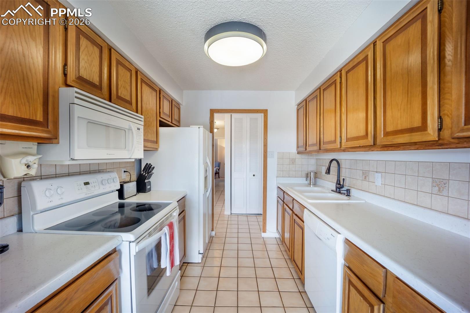 411 Lakewood Circle Unit: B533