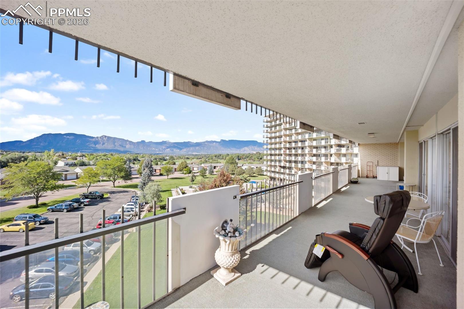411 Lakewood Circle Unit: B533