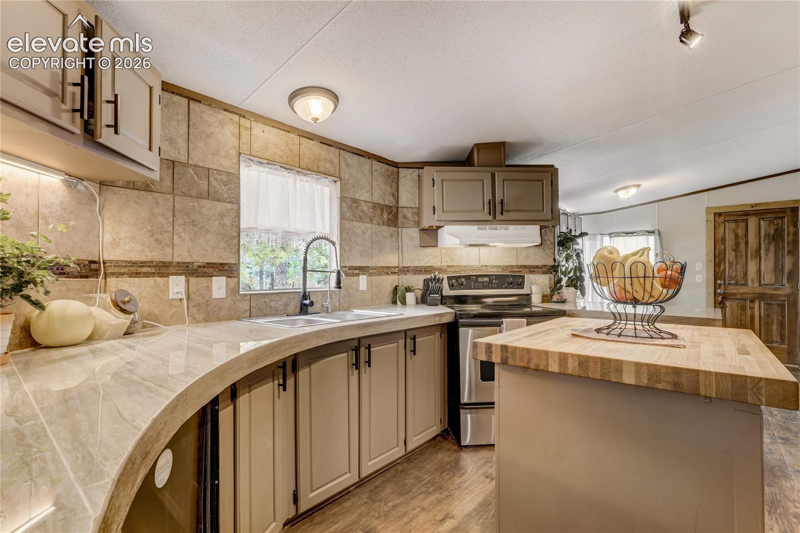 784 Blossom Road