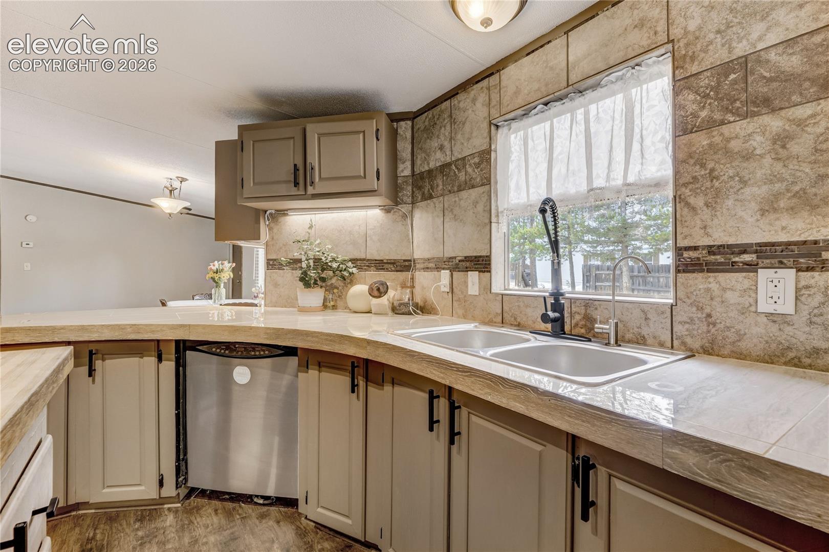 784 Blossom Road