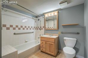 2195 Alicia Point 102