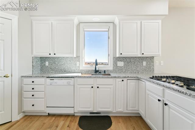 2605 Twin Harbor Heights