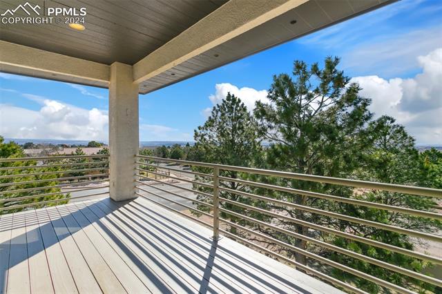 2605 Twin Harbor Heights