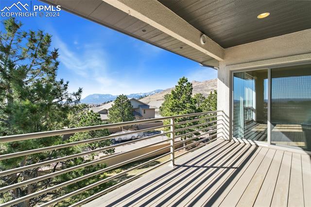 2605 Twin Harbor Heights