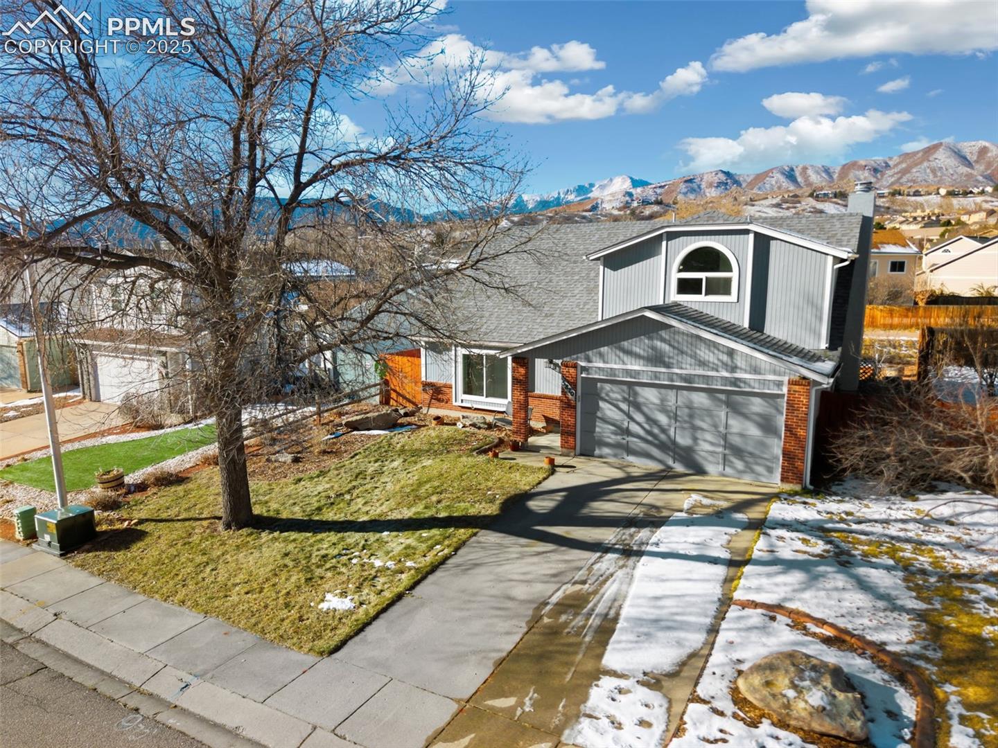 5870 Pemberton Way