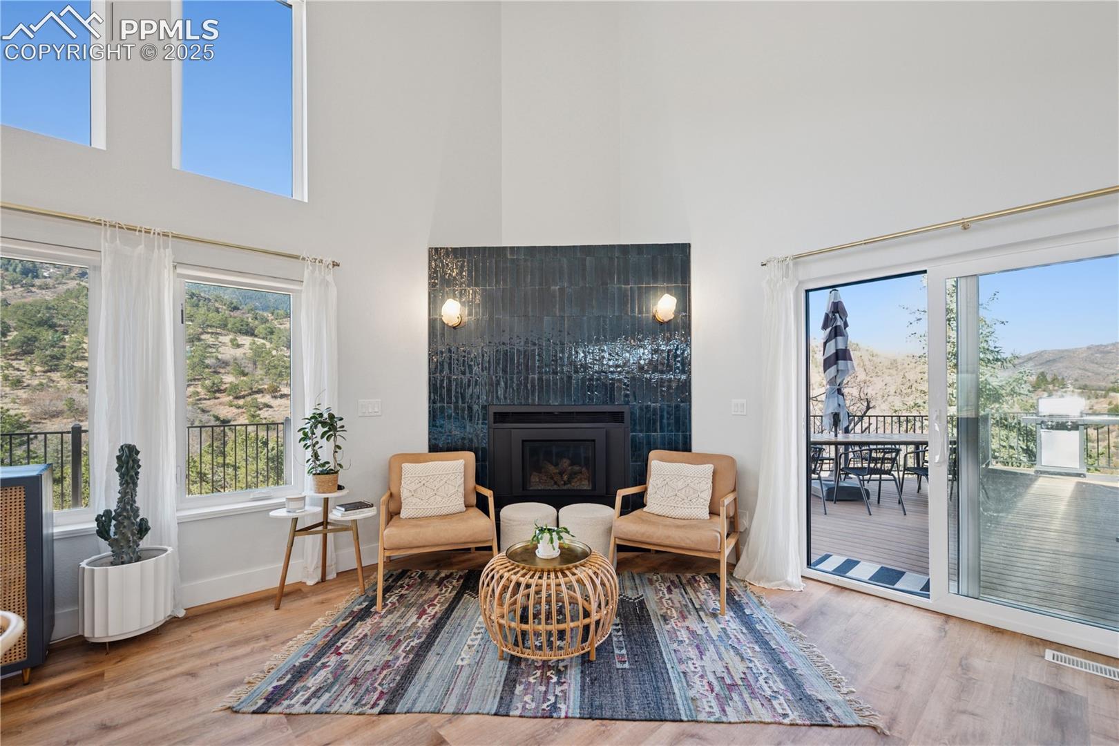 517 Crystal Hills Boulevard