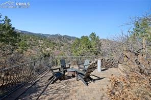 517 Crystal Hills Boulevard
