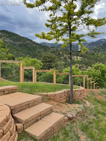 517 Crystal Hills Boulevard