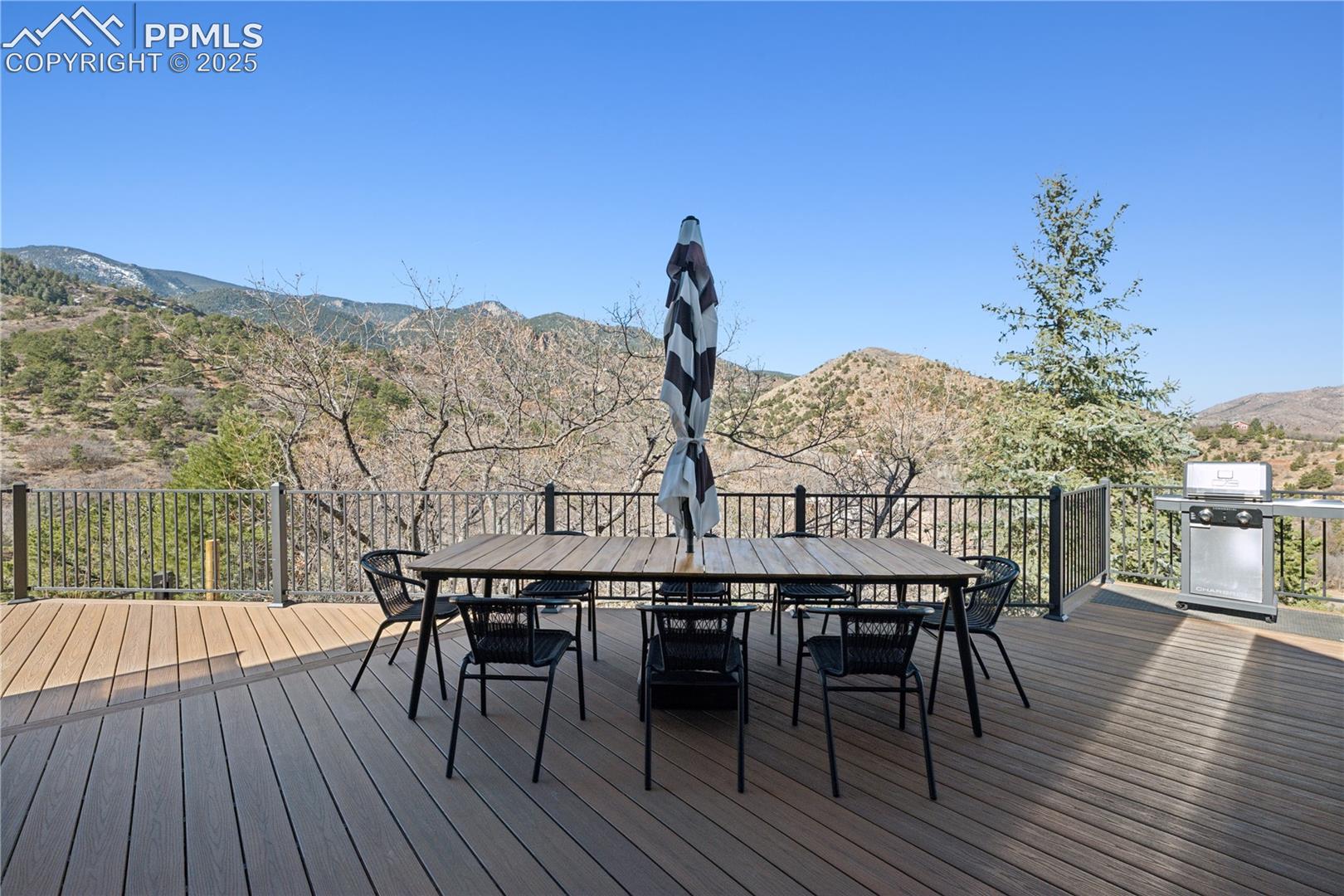 517 Crystal Hills Boulevard