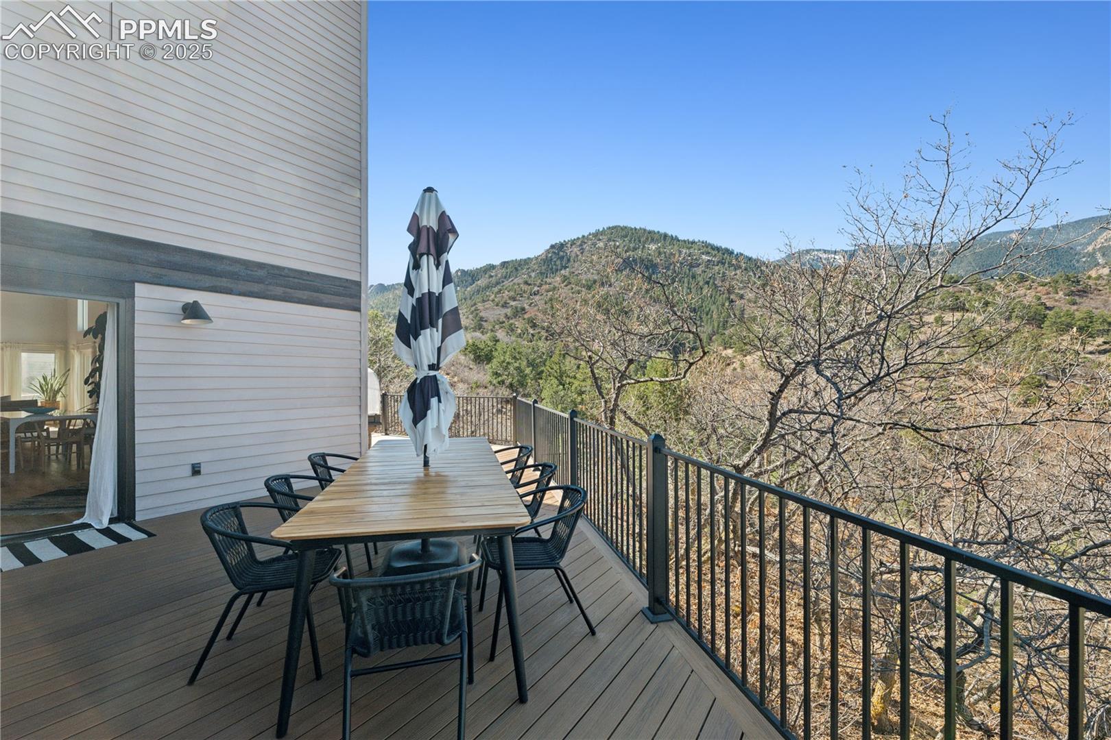 517 Crystal Hills Boulevard