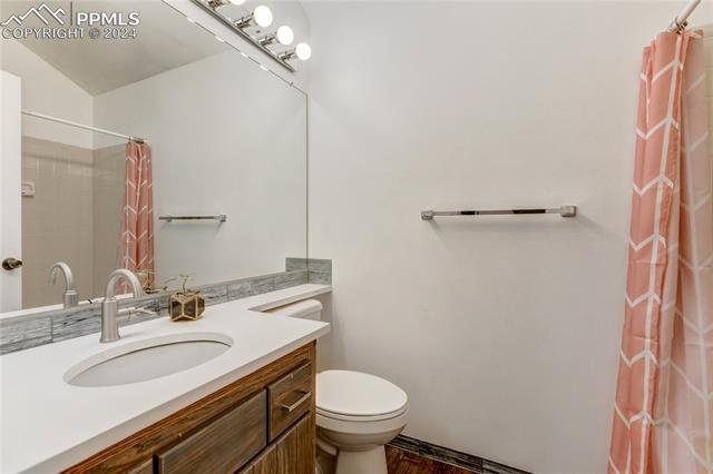 537 Rolling Hills Drive