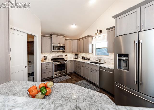 139 Palisade Circle