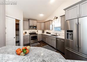 139 Palisade Circle