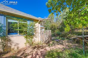 2036 Ridgeway Avenue