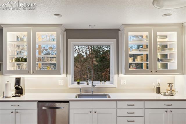 5805 Broadmoor Bluffs Drive