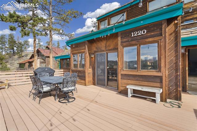 1220 Ponderosa Way