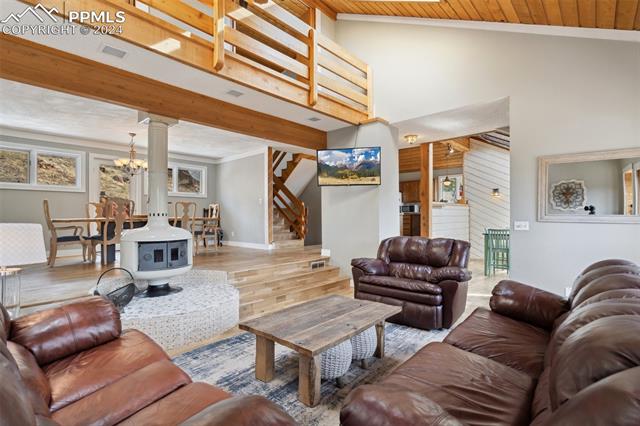 1220 Ponderosa Way
