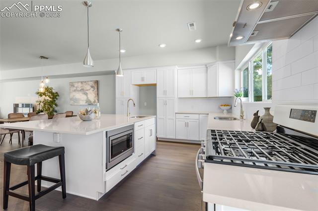 1734 Creek Edge View