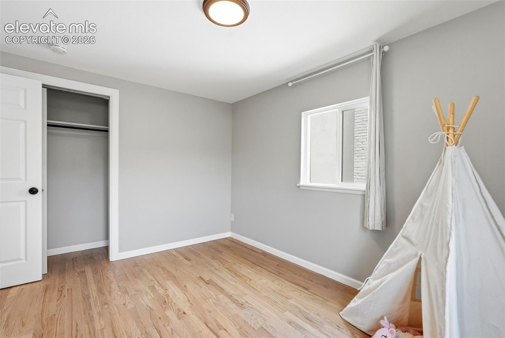 2725 Flintridge Drive