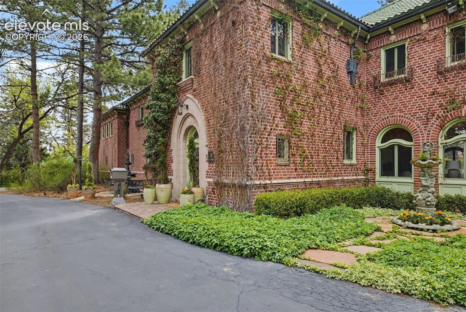 15 Elm Avenue