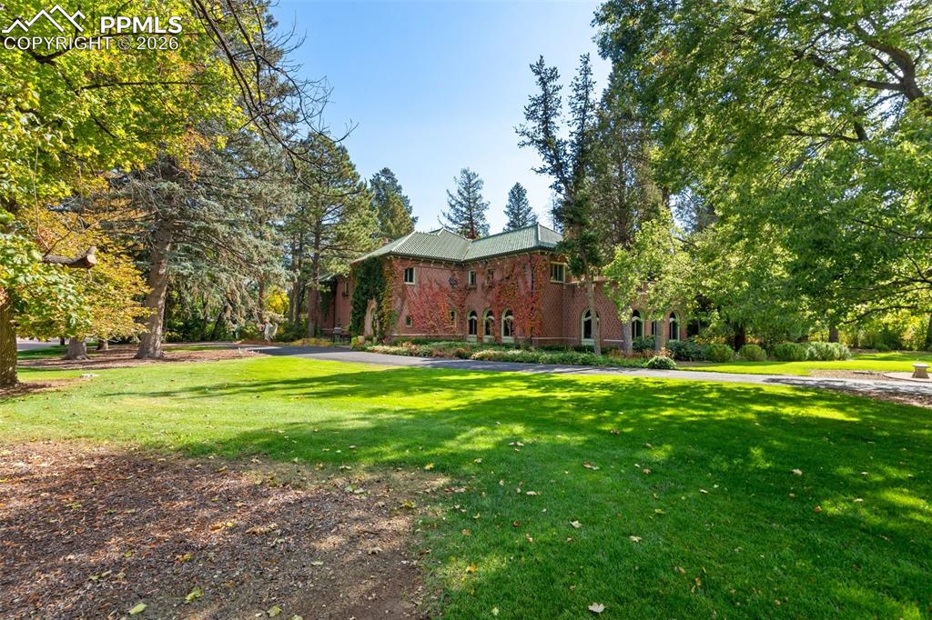 15 Elm Avenue