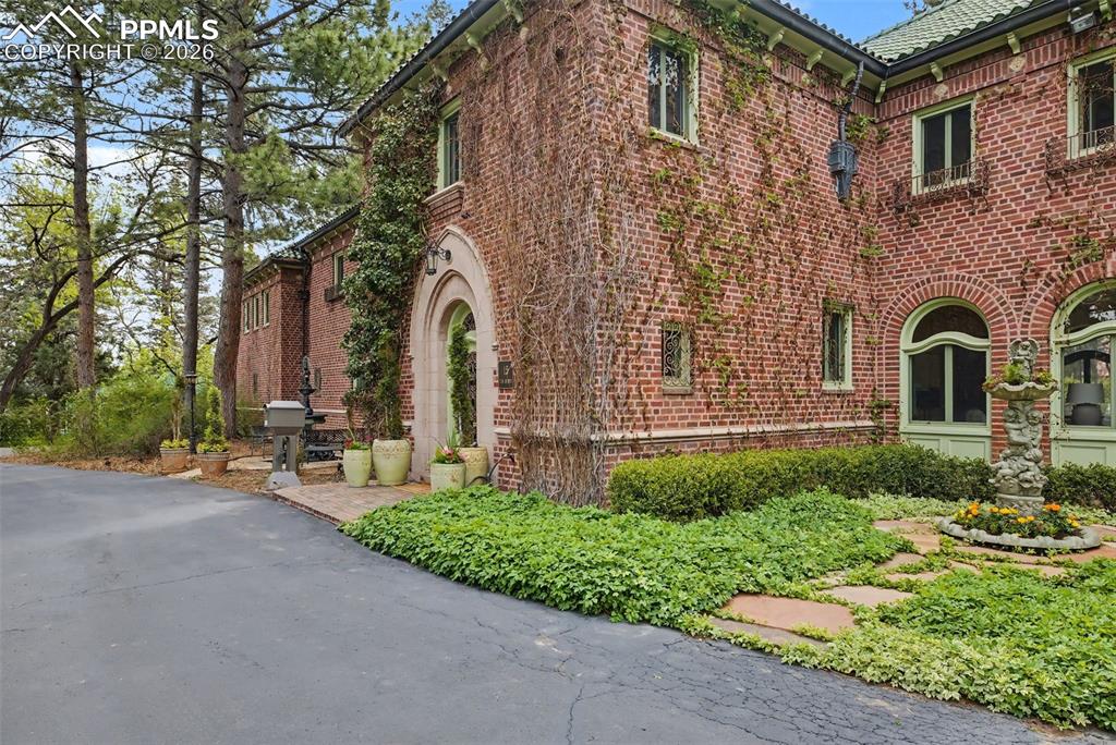 15 Elm Avenue