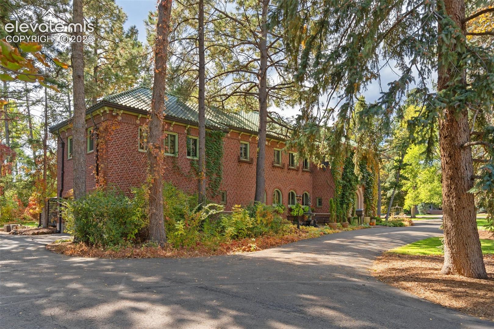 15 Elm Avenue