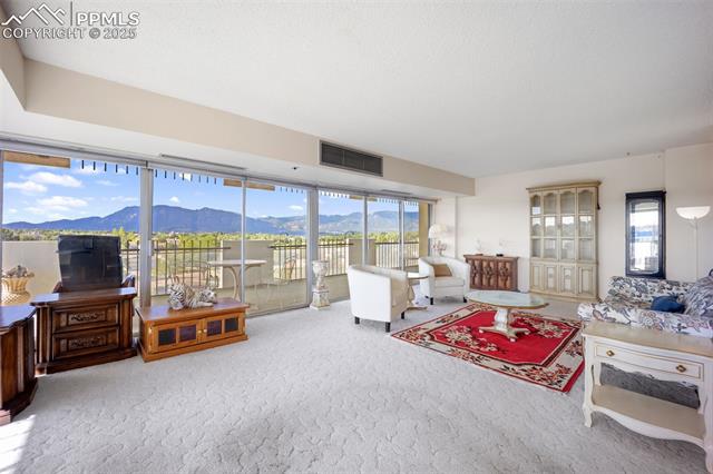 411 Lakewood Circle B533