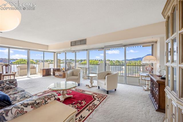 411 Lakewood Circle B533