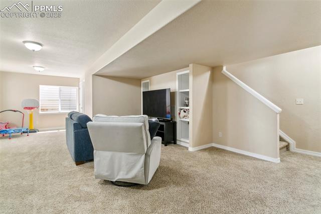 5977 Cumbre Vista Way