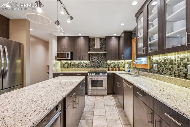 514 Crystal Hills Boulevard