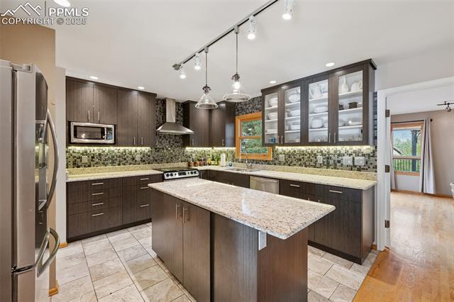 514 Crystal Hills Boulevard