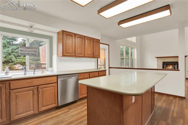 695 Fernglen Court