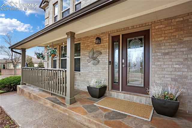 695 Fernglen Court